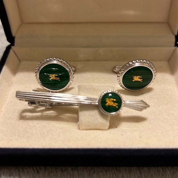 Burberry Luck of the Irish Cuff Links & Tie Stay - Picture 2 of 4